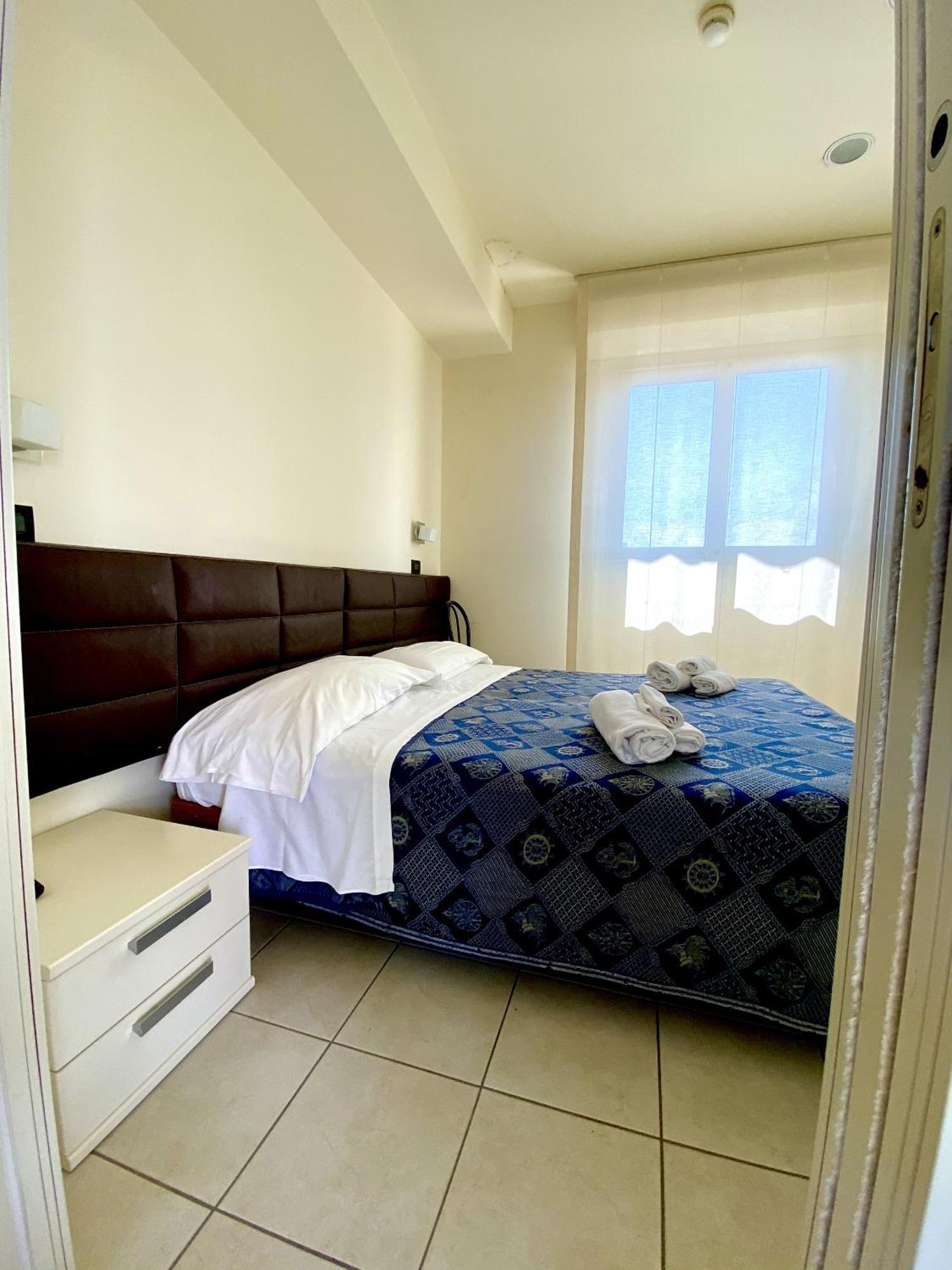 Hotel Avana Fronte Mare Riccione Phòng bức ảnh
